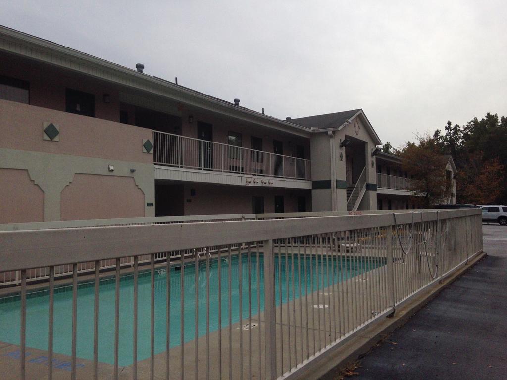 Country Hearth Inn & Suites Augusta Exterior foto